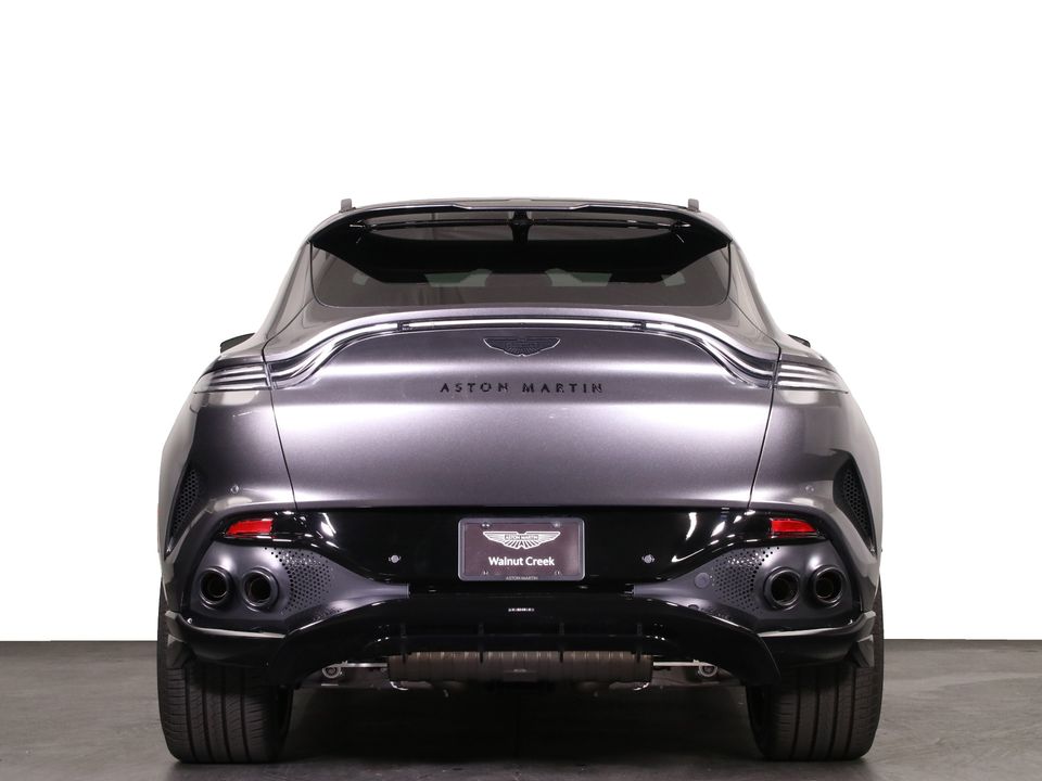 2025 Aston Martin DBX