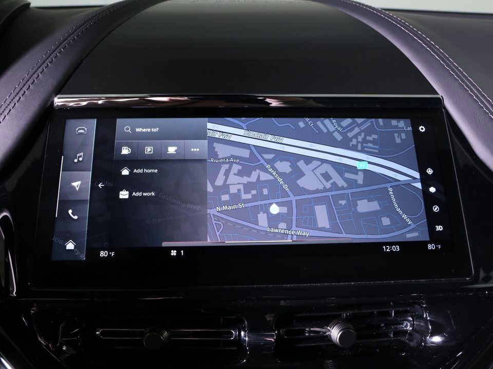 2025 Aston Martin DBX