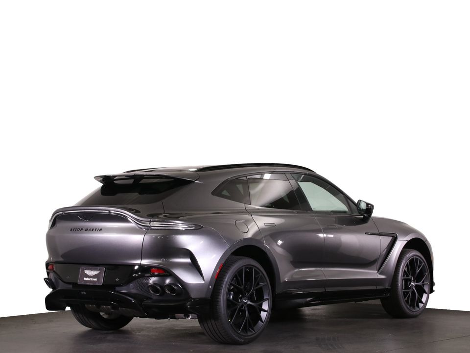 2025 Aston Martin DBX