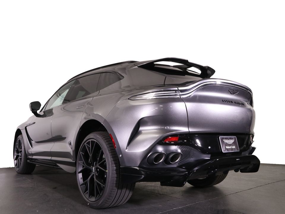 2025 Aston Martin DBX