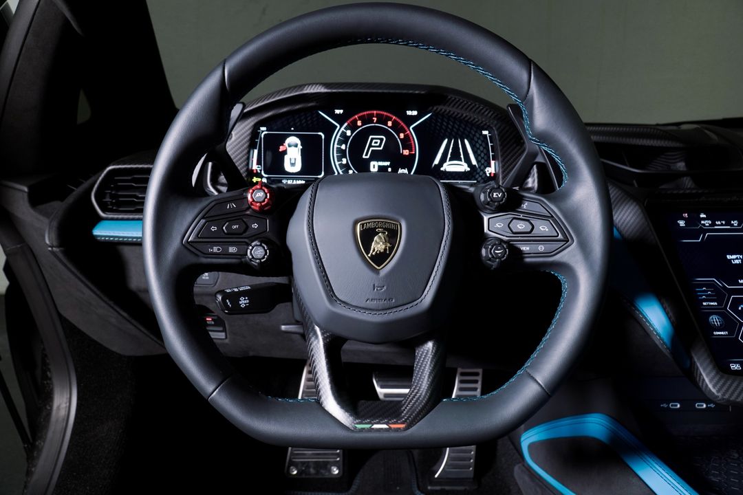 2025 Lamborghini Revuelto