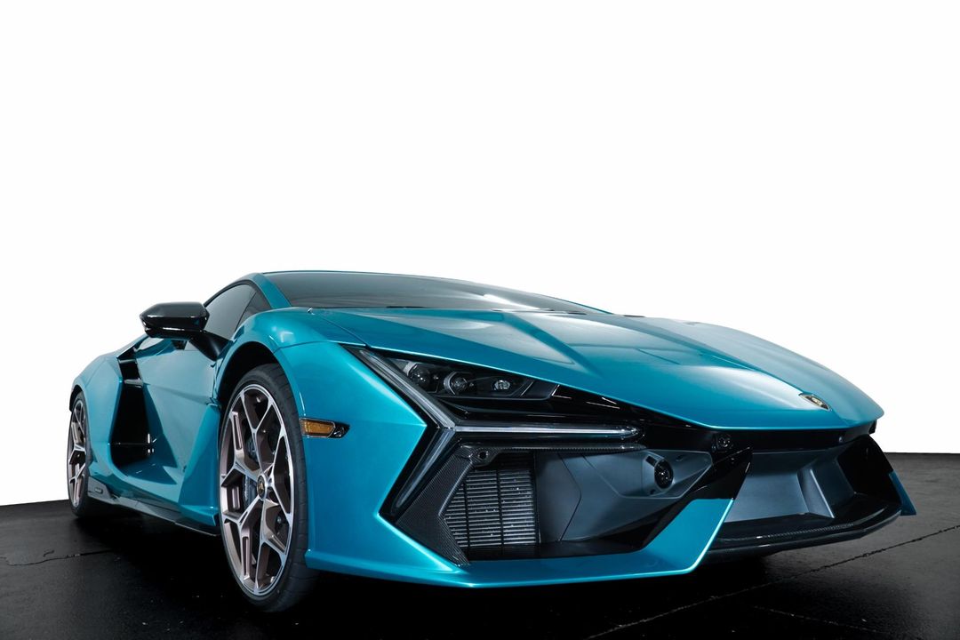 2025 Lamborghini Revuelto