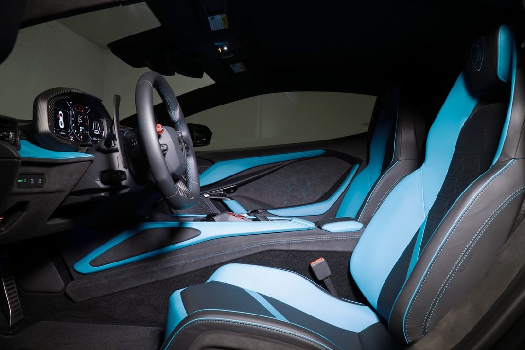 2025 Lamborghini Revuelto