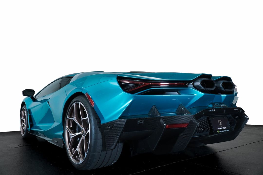 2025 Lamborghini Revuelto
