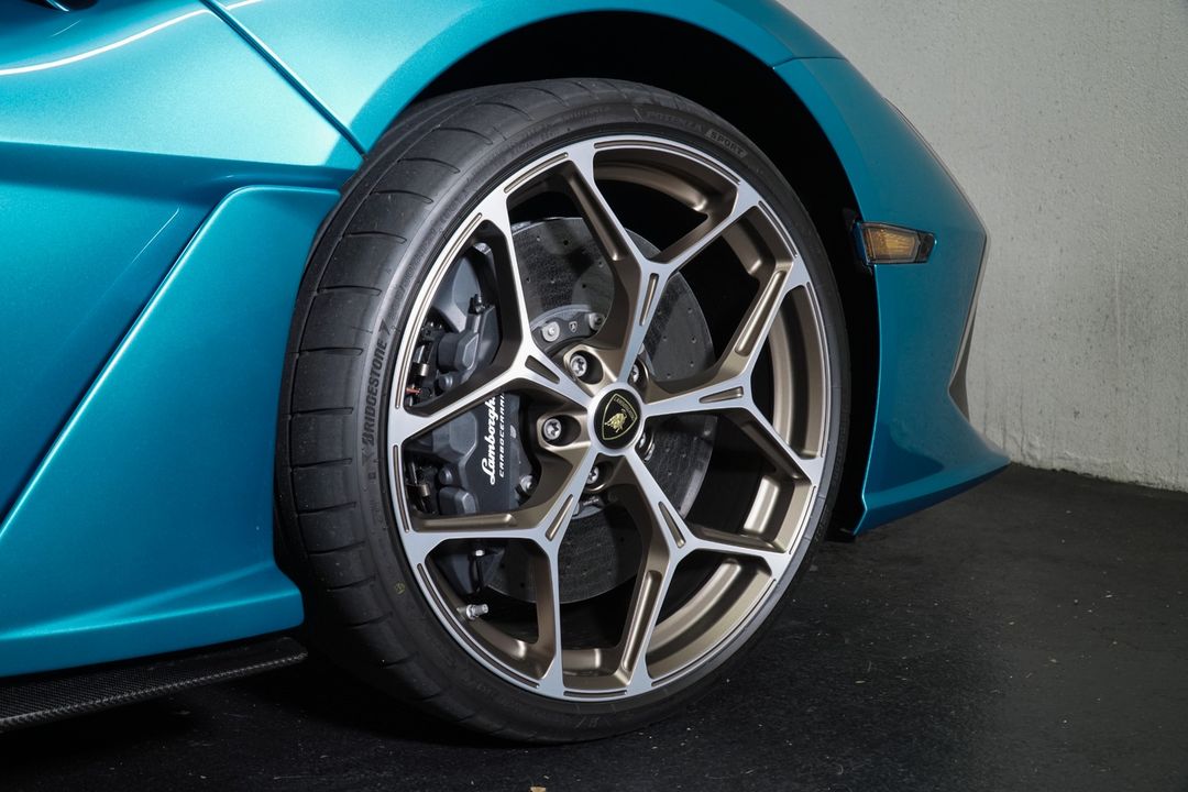 2025 Lamborghini Revuelto