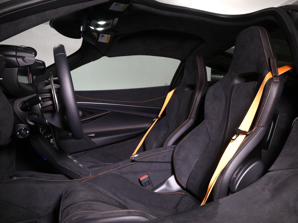 2025 McLaren 750S