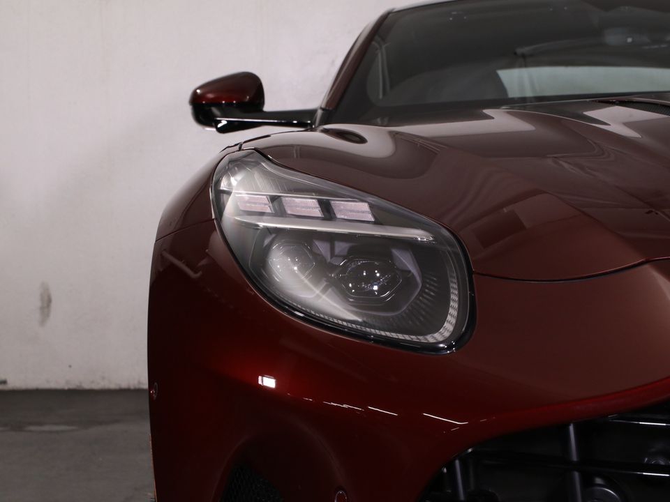 2025 Aston Martin DB12