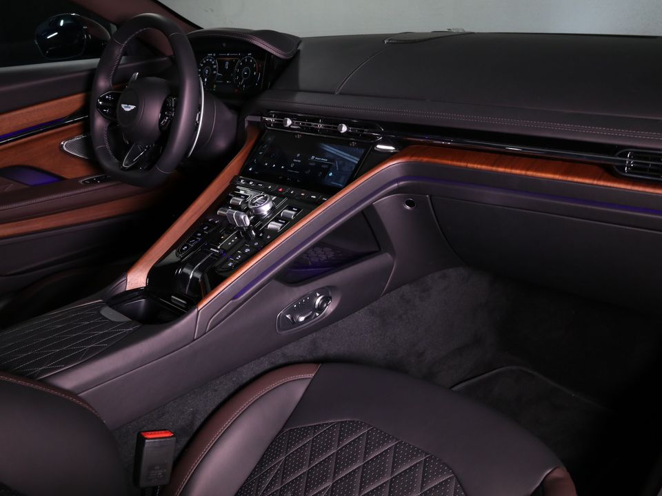 2025 Aston Martin DB12