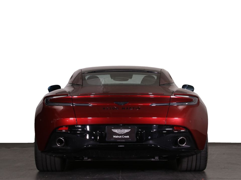 2025 Aston Martin DB12