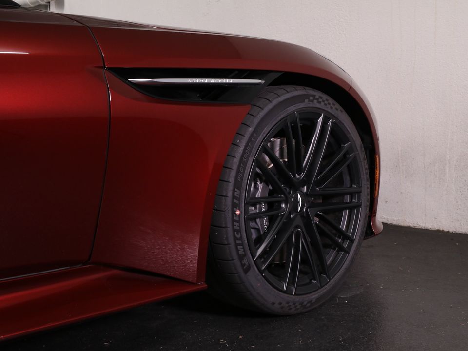 2025 Aston Martin DB12