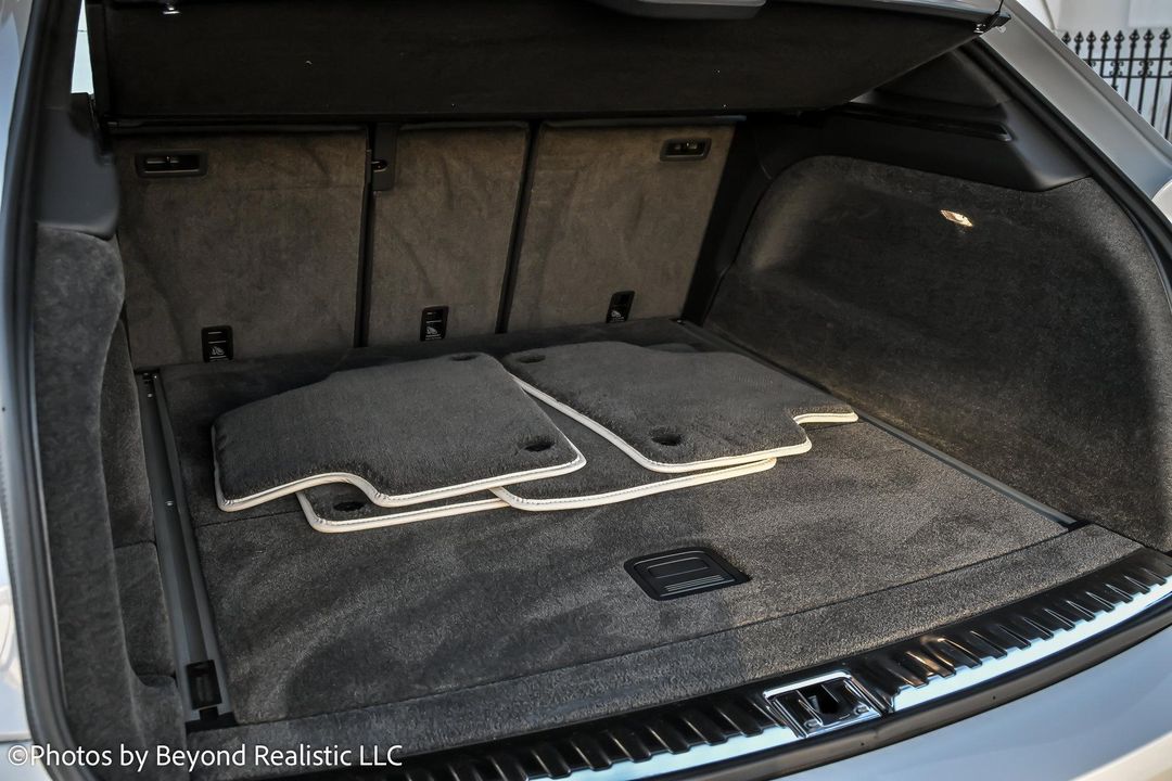 2024 Bentley Bentayga