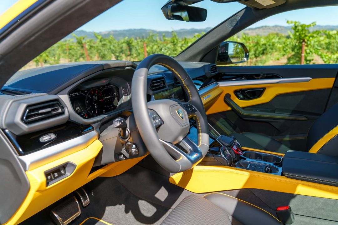 2025 Lamborghini Urus