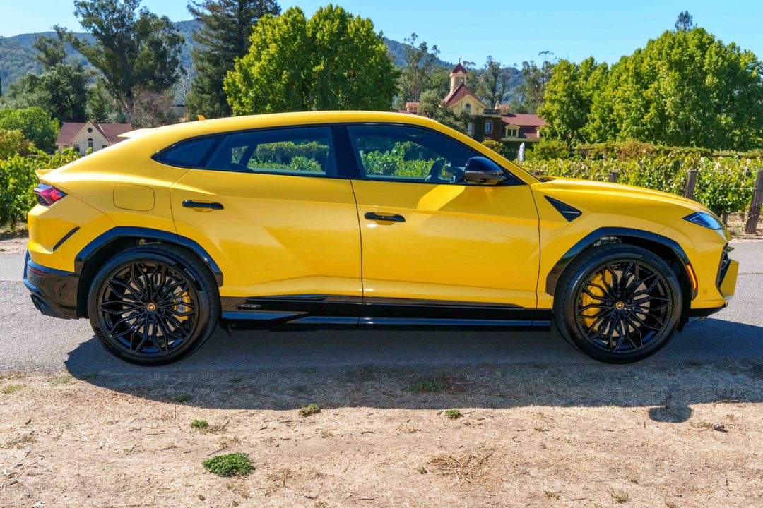 2025 Lamborghini Urus