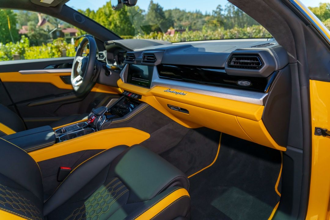 2025 Lamborghini Urus