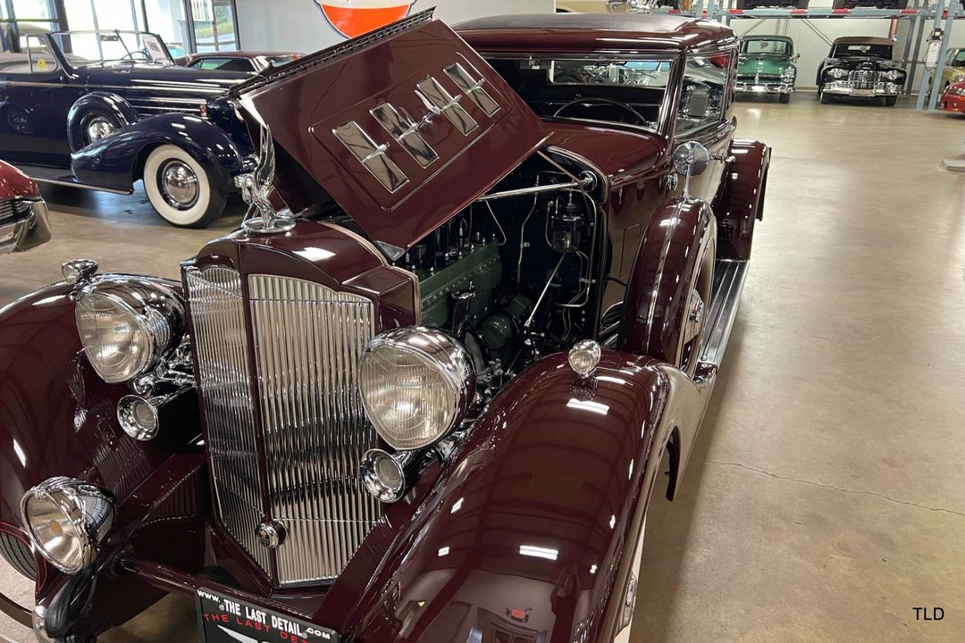 1934 Packard Super Eight
