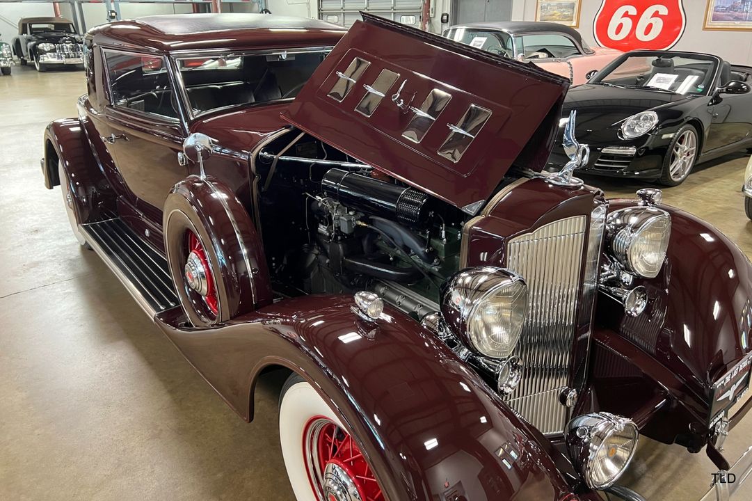 1934 Packard Super Eight