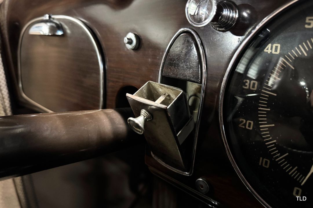 1935 Chrysler Imperial Airflow Series C-2