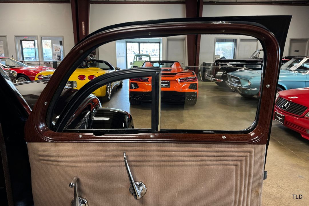 1935 Chrysler Imperial Airflow Series C-2
