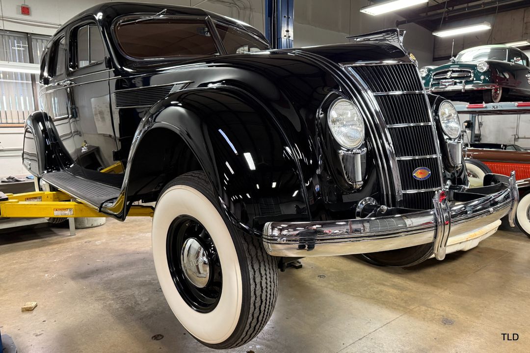 1935 Chrysler Imperial Airflow Series C-2