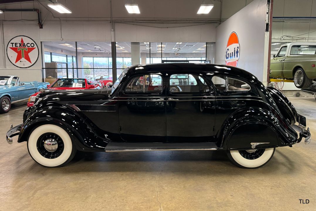 1935 Chrysler Imperial Airflow Series C-2