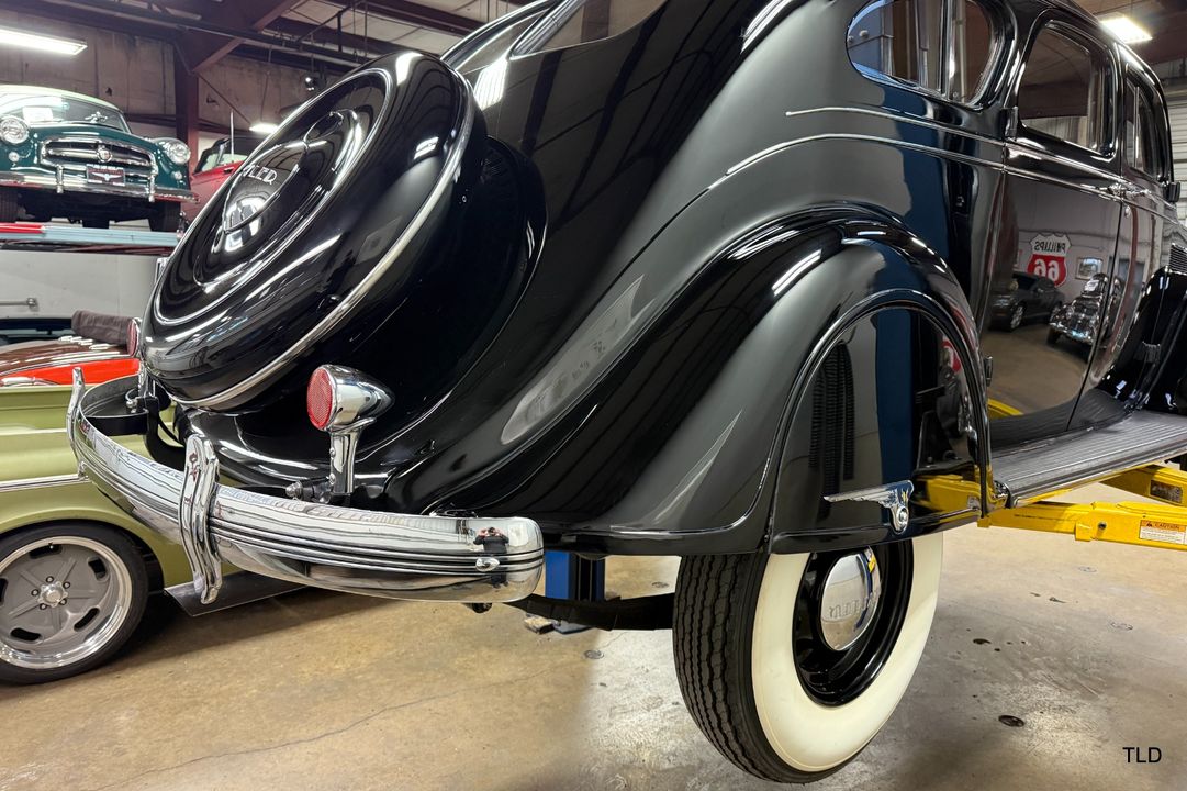 1935 Chrysler Imperial Airflow Series C-2
