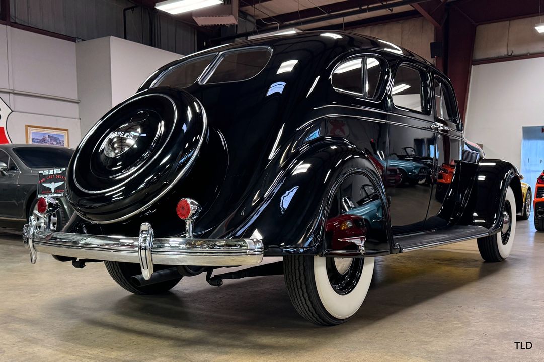 1935 Chrysler Imperial Airflow Series C-2