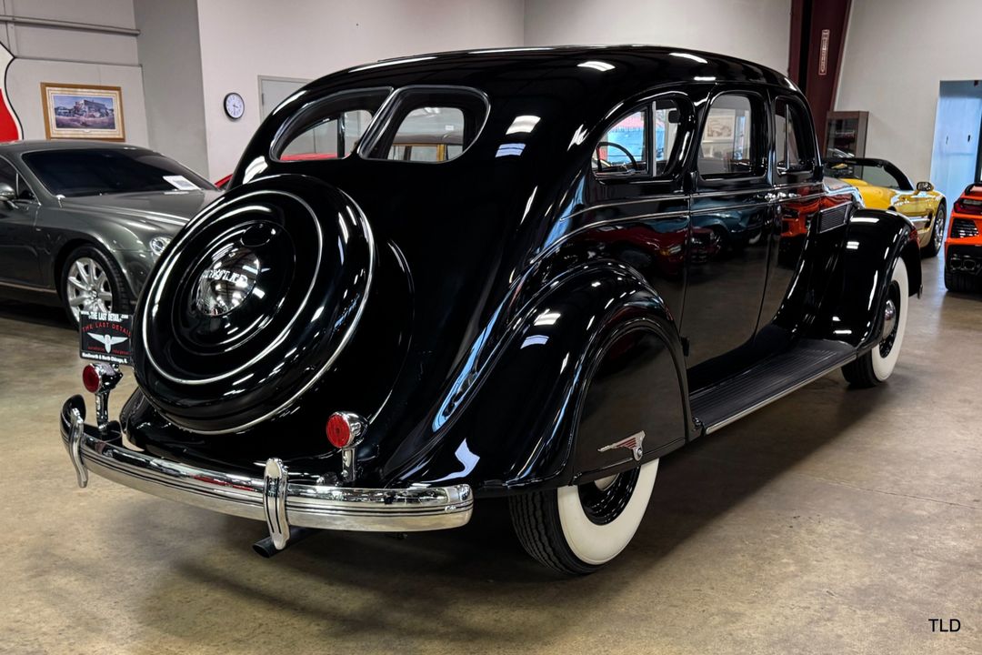 1935 Chrysler Imperial Airflow Series C-2