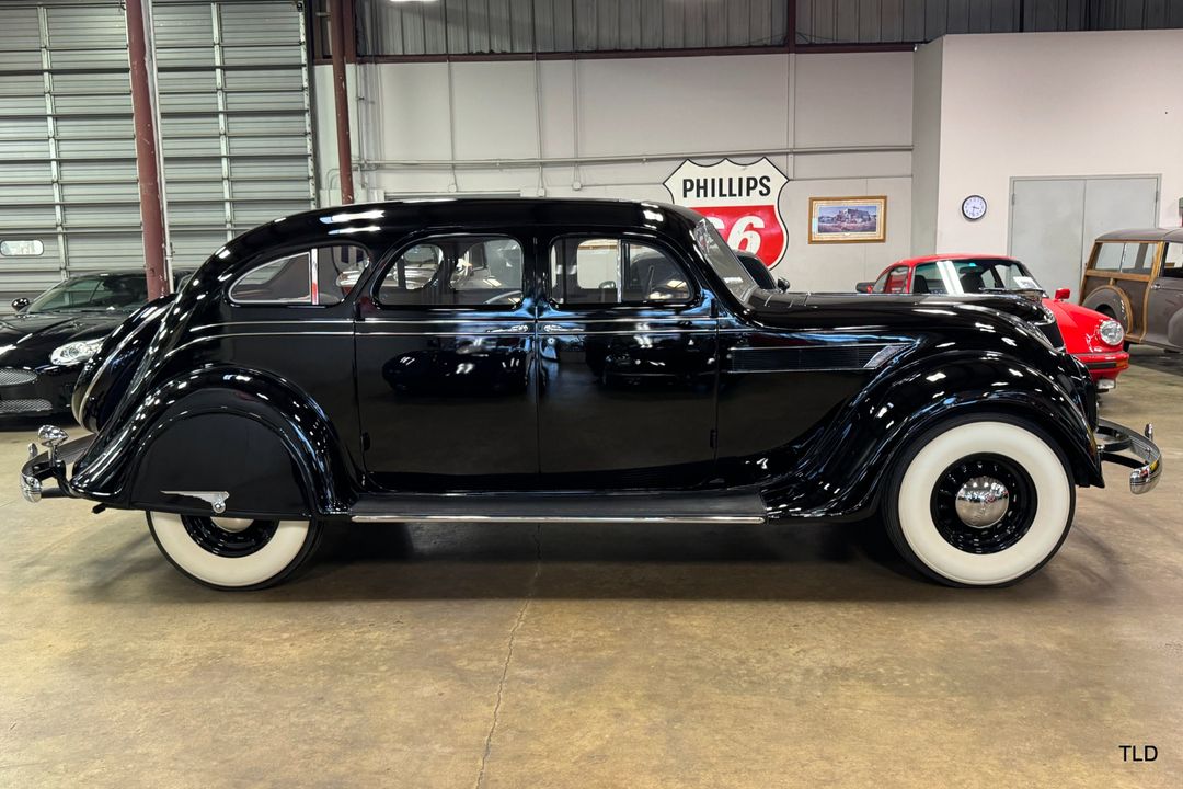 1935 Chrysler Imperial Airflow Series C-2
