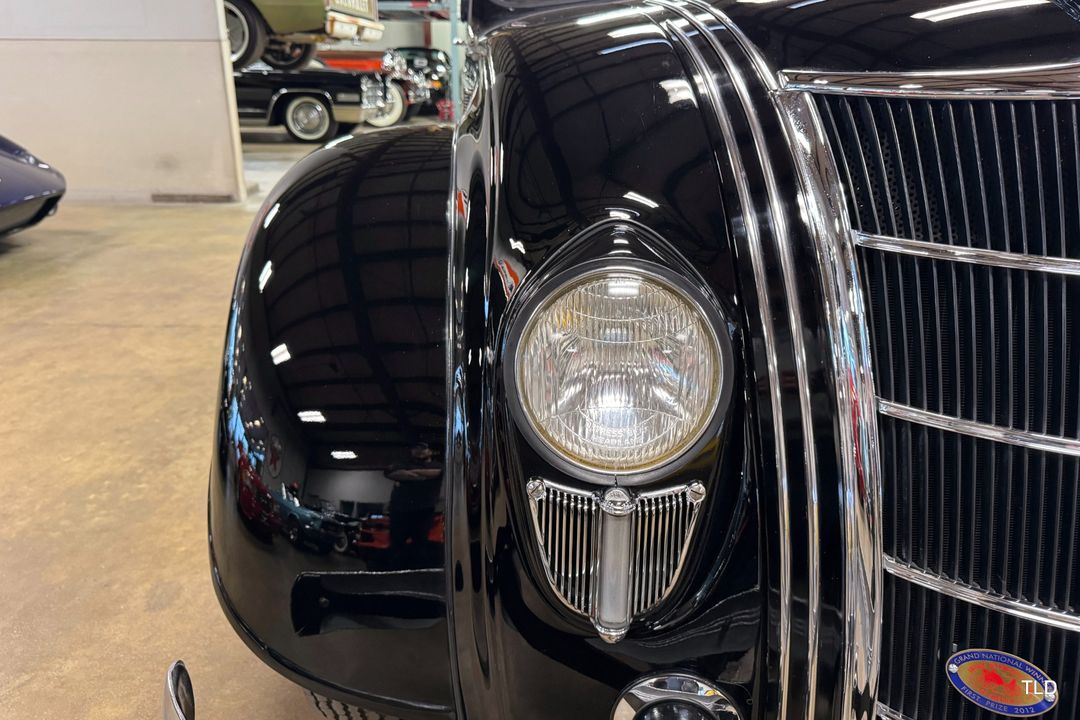 1935 Chrysler Imperial Airflow Series C-2