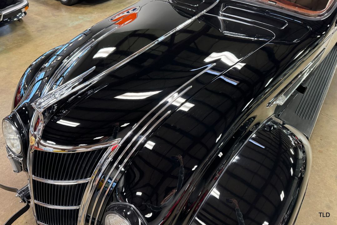 1935 Chrysler Imperial Airflow Series C-2