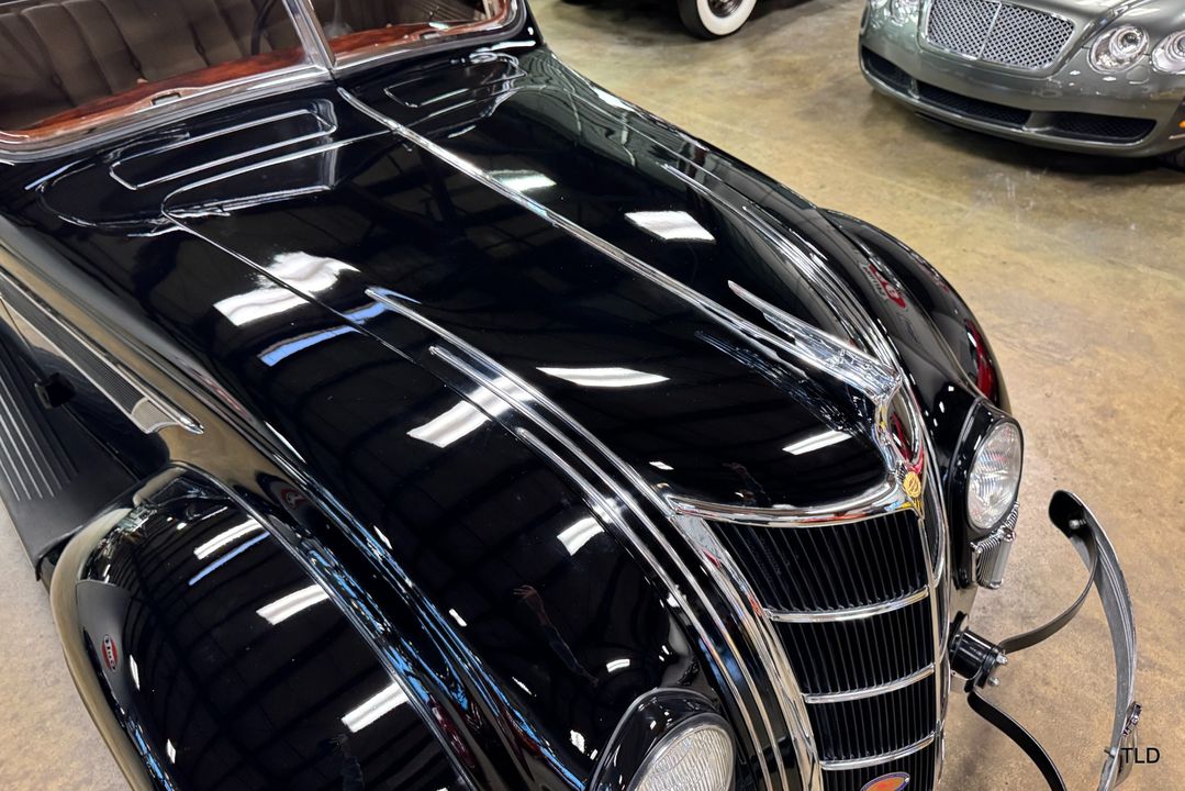 1935 Chrysler Imperial Airflow Series C-2