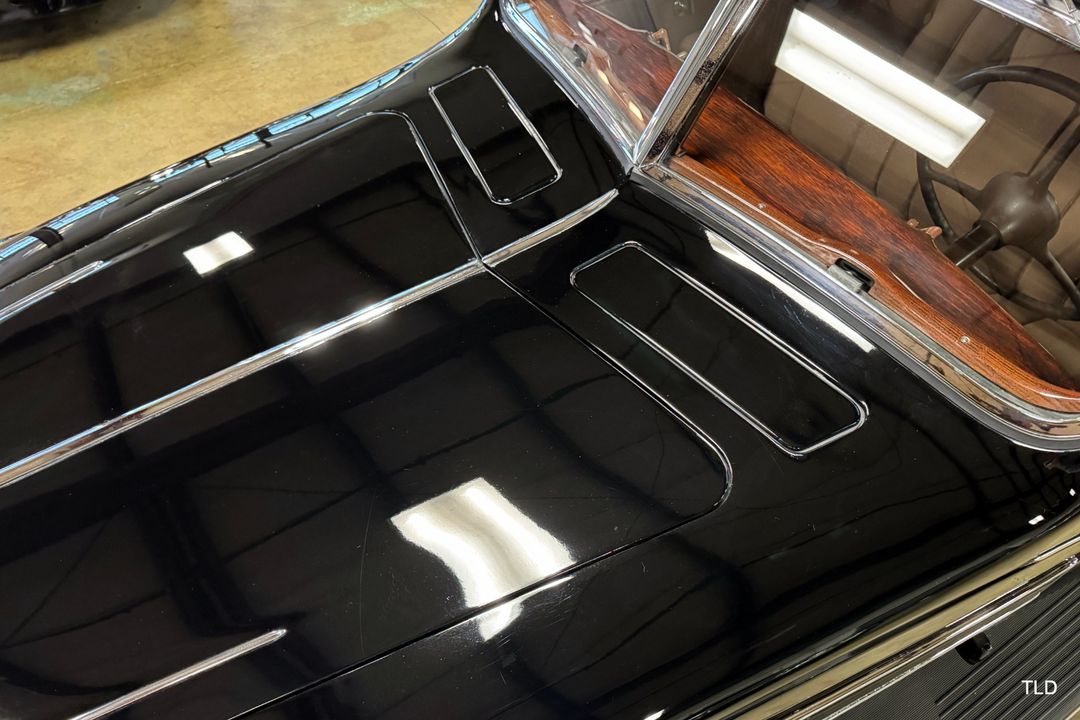 1935 Chrysler Imperial Airflow Series C-2