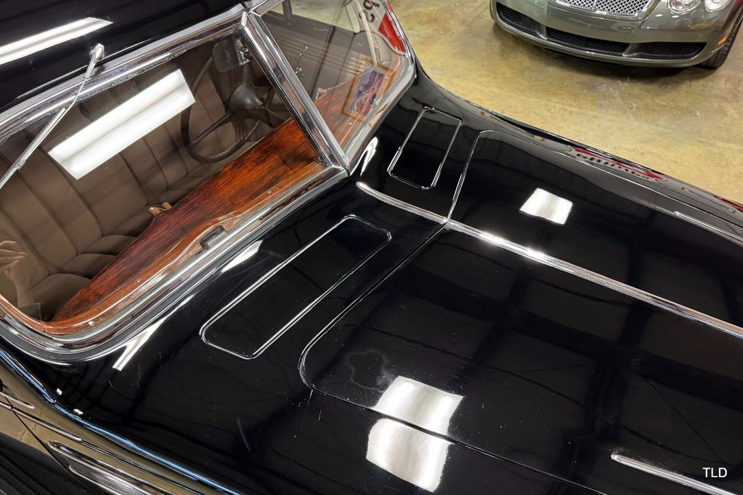 1935 Chrysler Imperial Airflow Series C-2