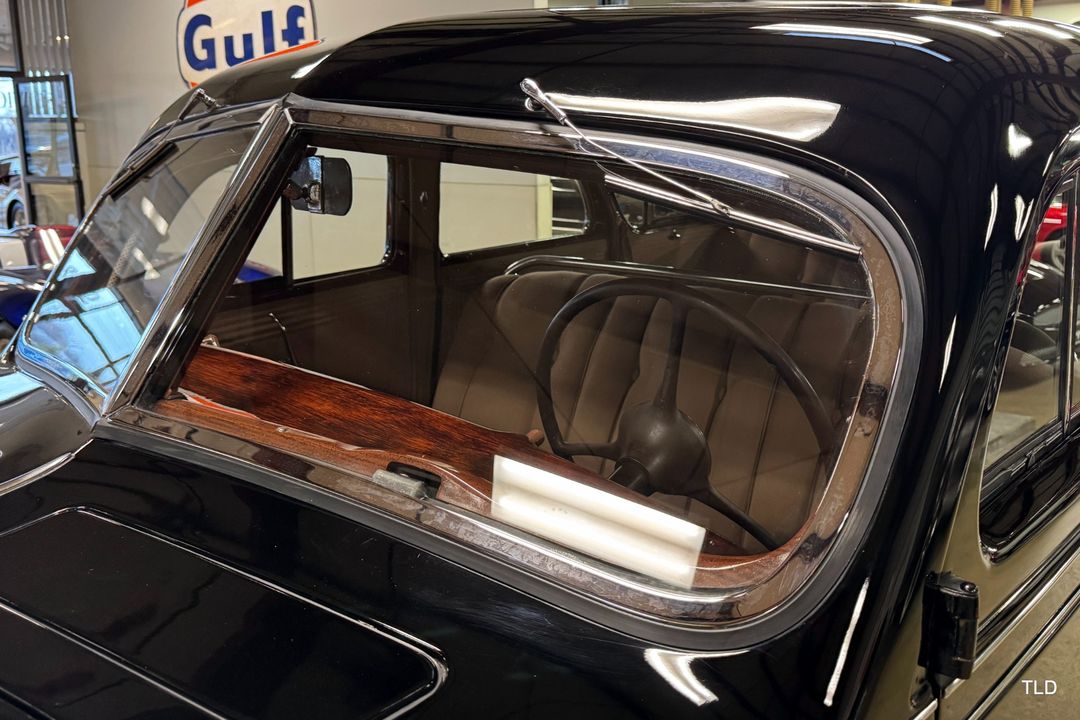 1935 Chrysler Imperial Airflow Series C-2