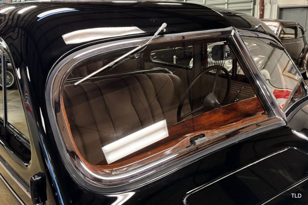 1935 Chrysler Imperial Airflow Series C-2