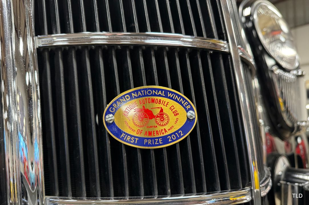 1935 Chrysler Imperial Airflow Series C-2
