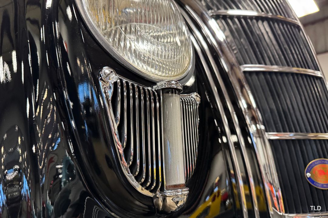1935 Chrysler Imperial Airflow Series C-2