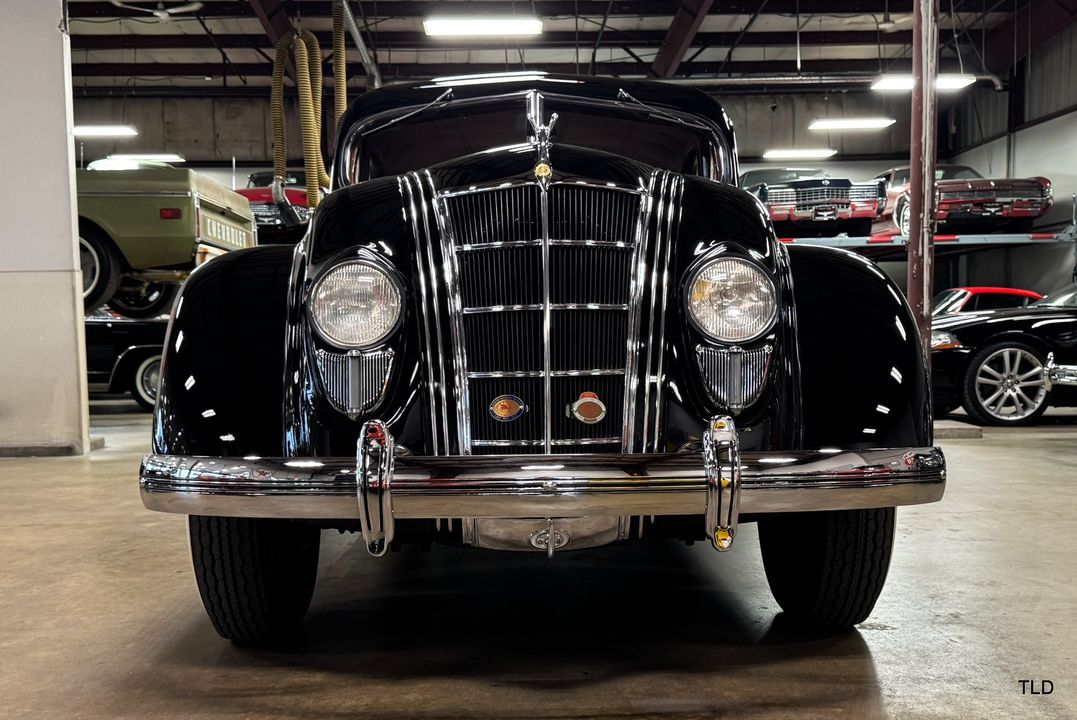 1935 Chrysler Imperial Airflow Series C-2