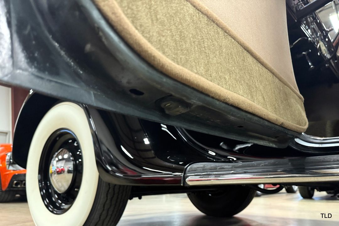 1935 Chrysler Imperial Airflow Series C-2