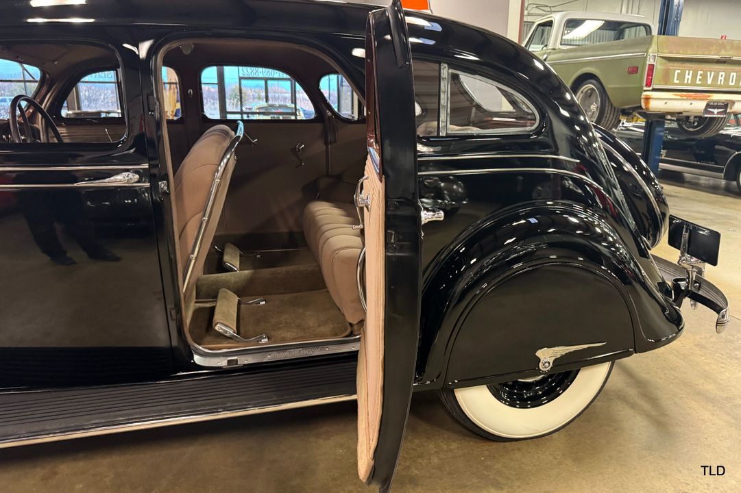 1935 Chrysler Imperial Airflow Series C-2