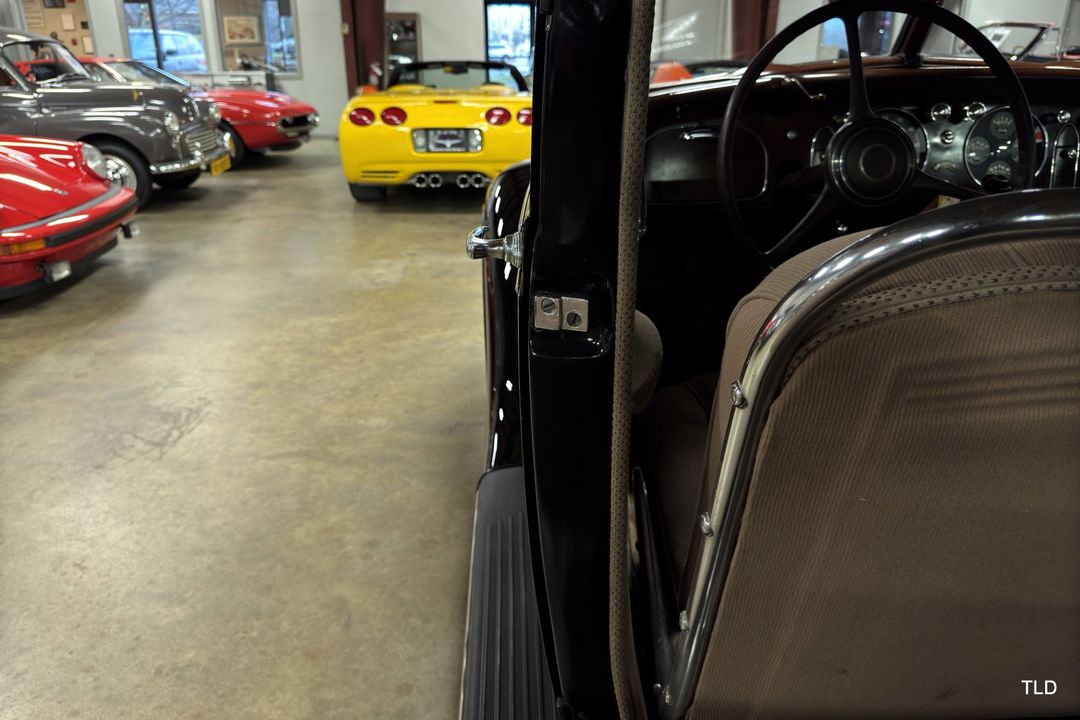 1935 Chrysler Imperial Airflow Series C-2