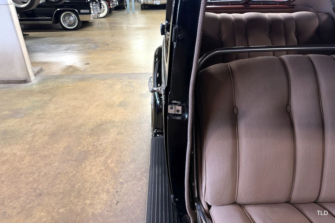 1935 Chrysler Imperial Airflow Series C-2