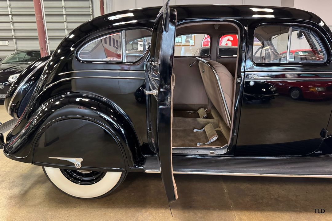 1935 Chrysler Imperial Airflow Series C-2
