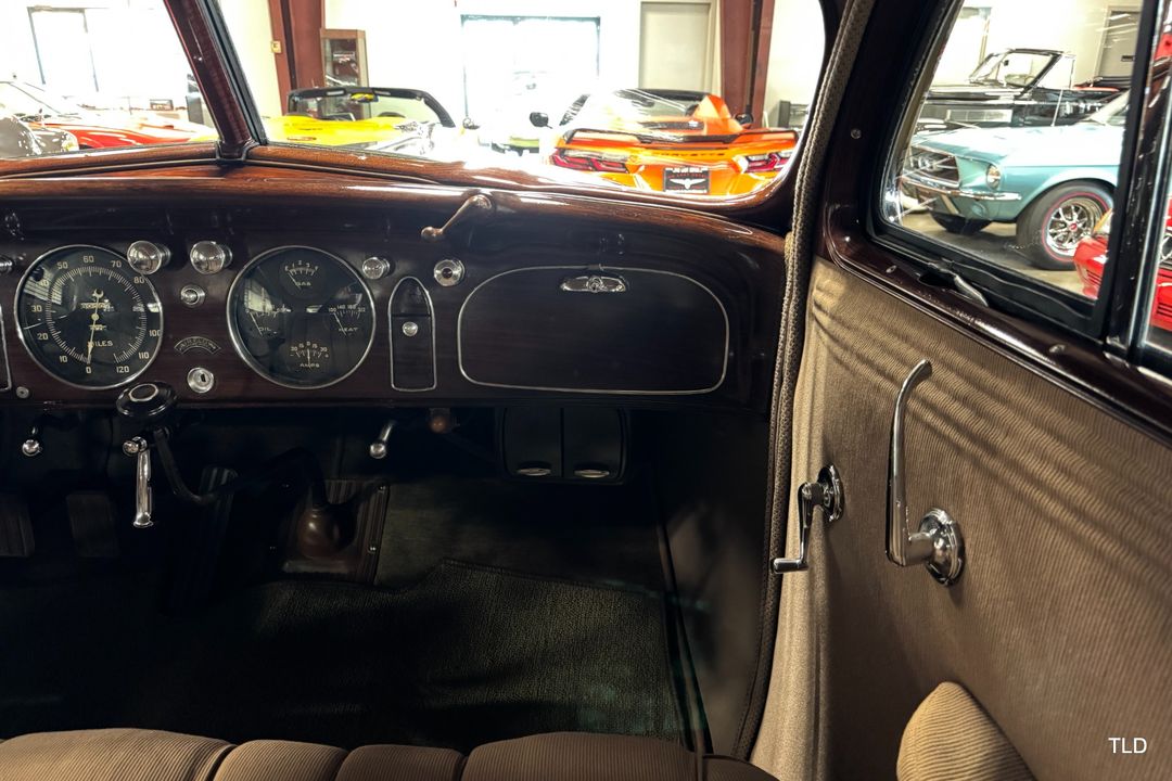 1935 Chrysler Imperial Airflow Series C-2