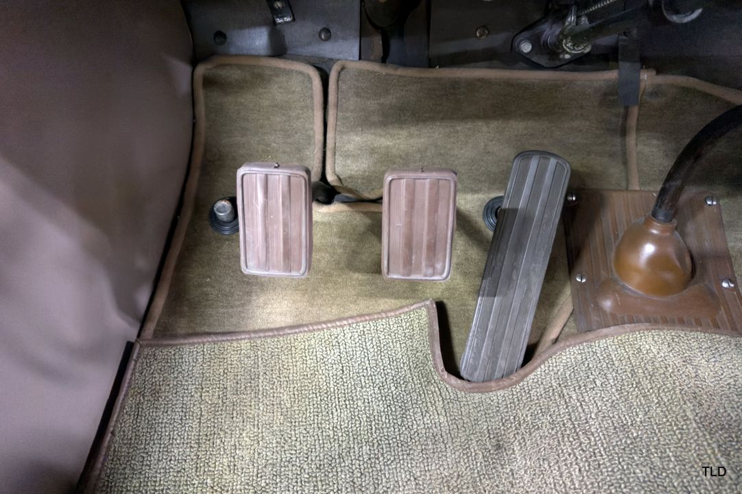 1935 Chrysler Imperial Airflow Series C-2