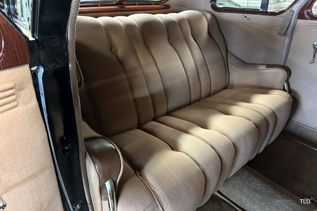 1935 Chrysler Imperial Airflow Series C-2