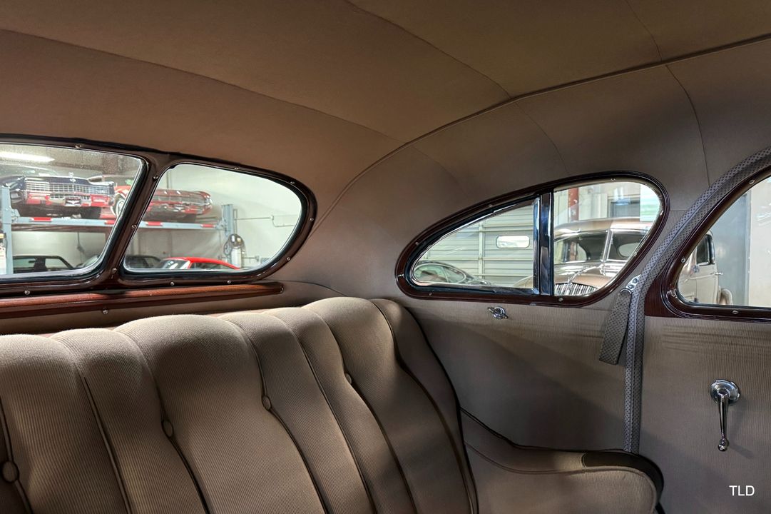 1935 Chrysler Imperial Airflow Series C-2