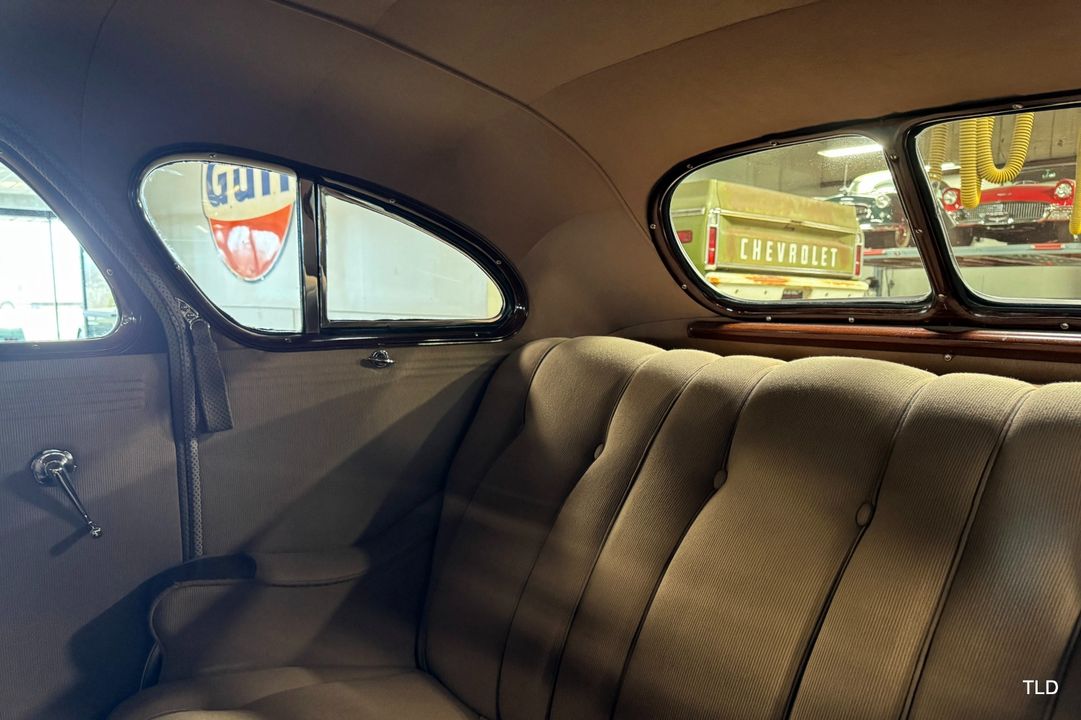 1935 Chrysler Imperial Airflow Series C-2