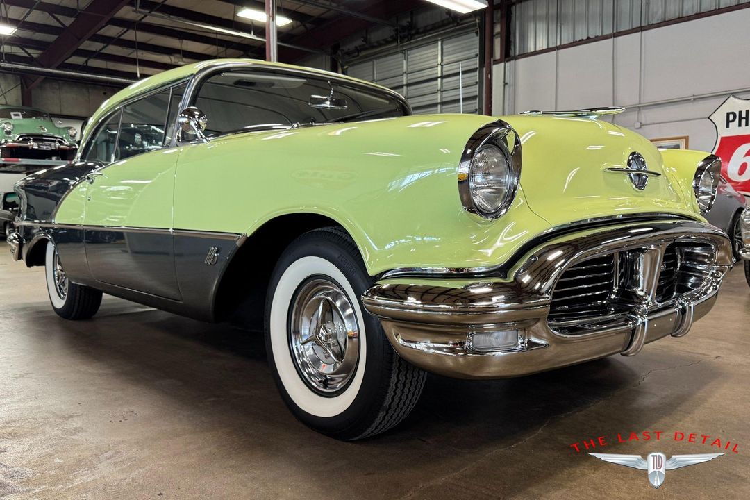 1956 Oldsmobile Super 88 Holiday