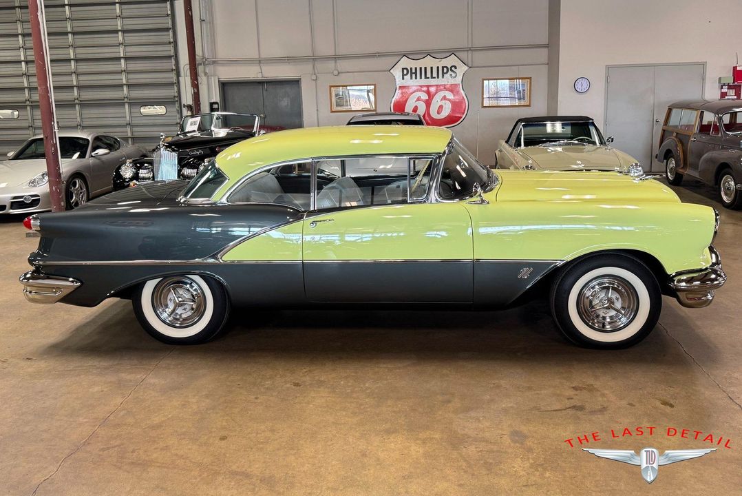 1956 Oldsmobile Super 88 Holiday